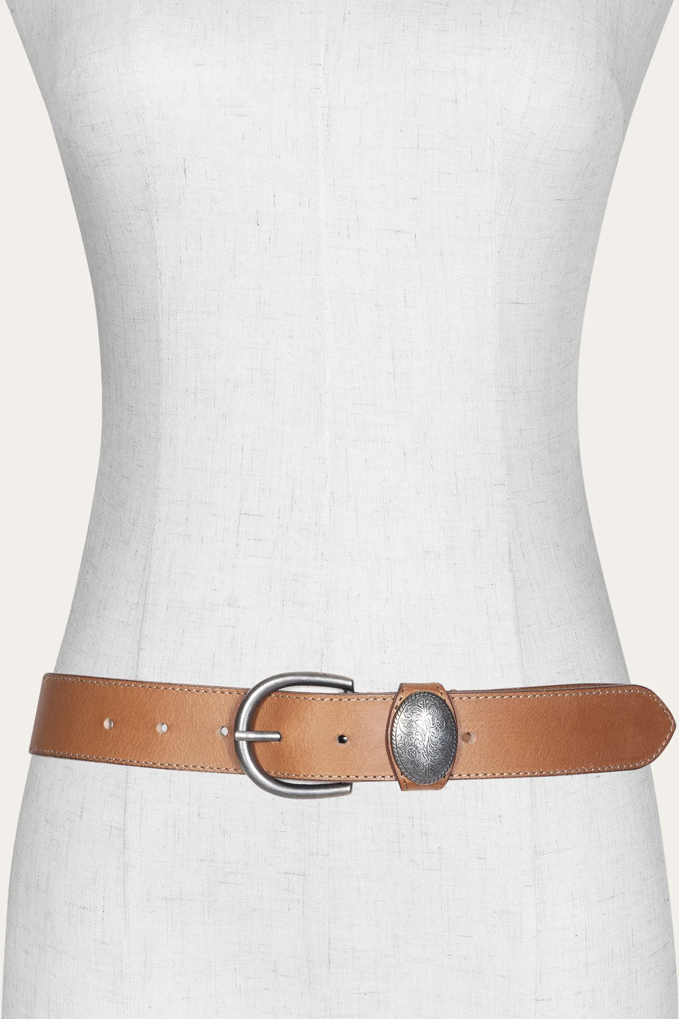 35 Mm Belt With Concho On Loop Thin Strap