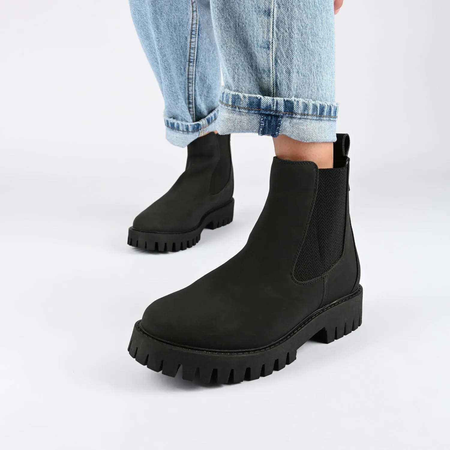 ALARA CHELSEA BOOTIES IN FAUX LEATHER stand long