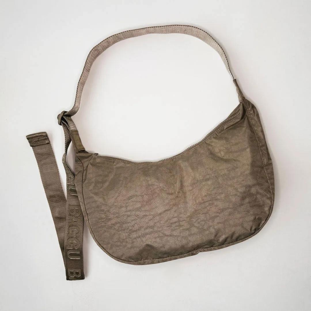 Baggu Medium Crescent Bag car front