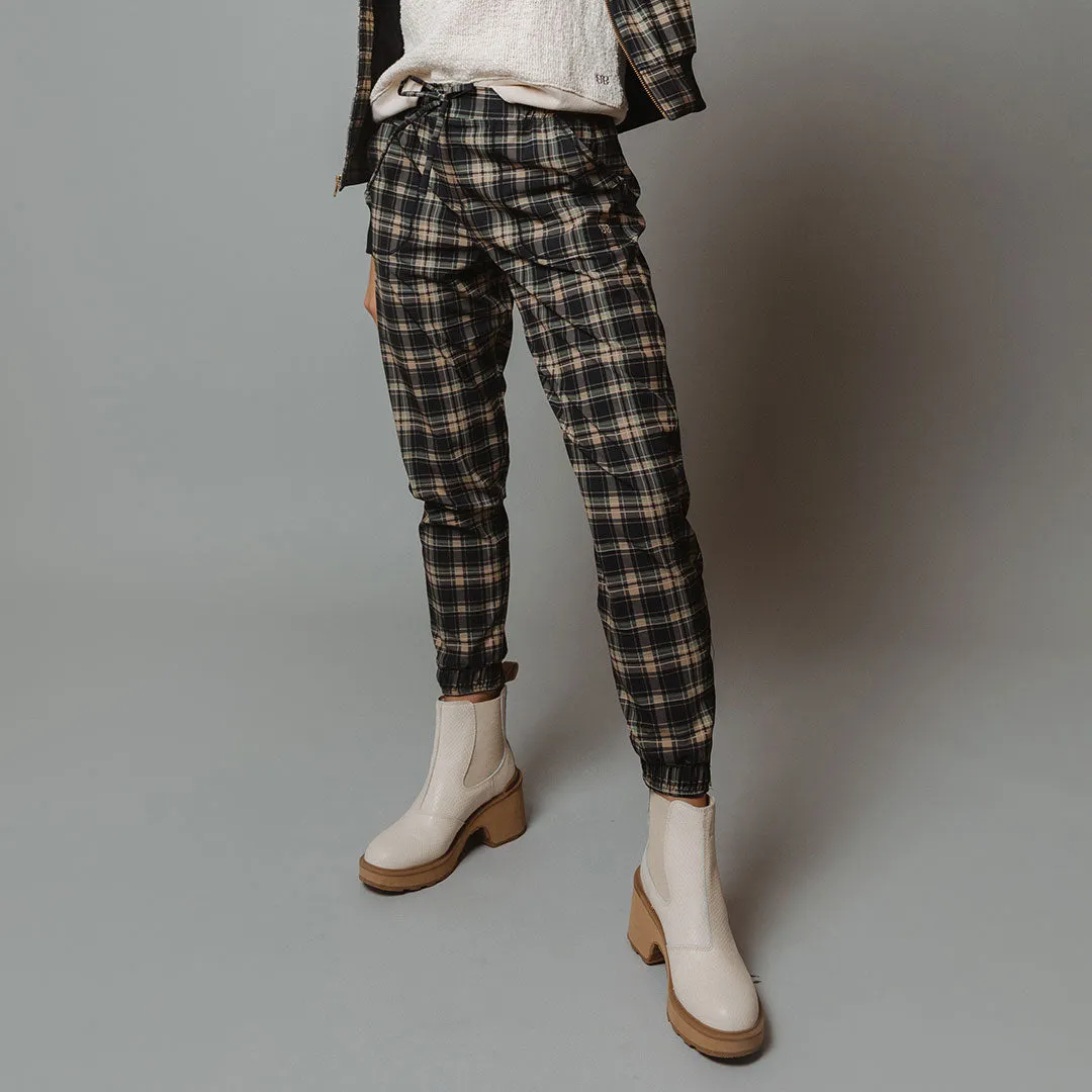 Bonnie Plaid Jetsetters chill outfit