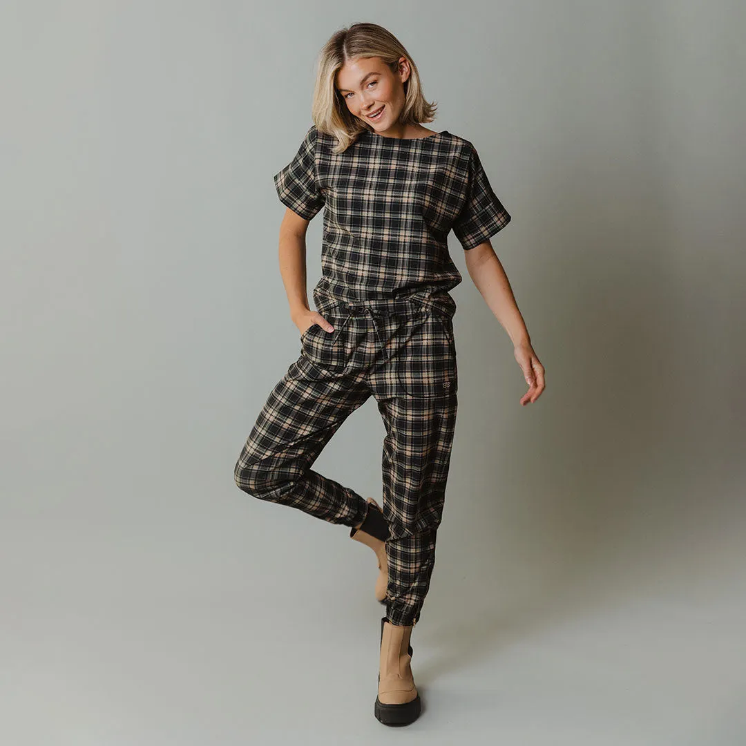 Bonnie Plaid Jetsetters chill outfit