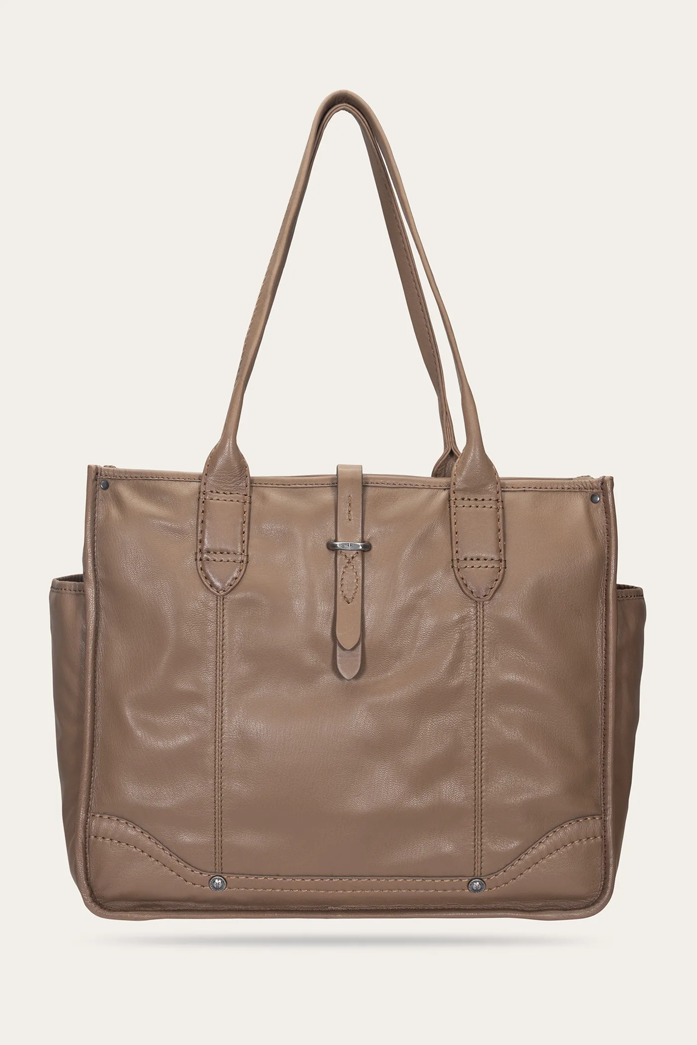 Campus Tote girl pick