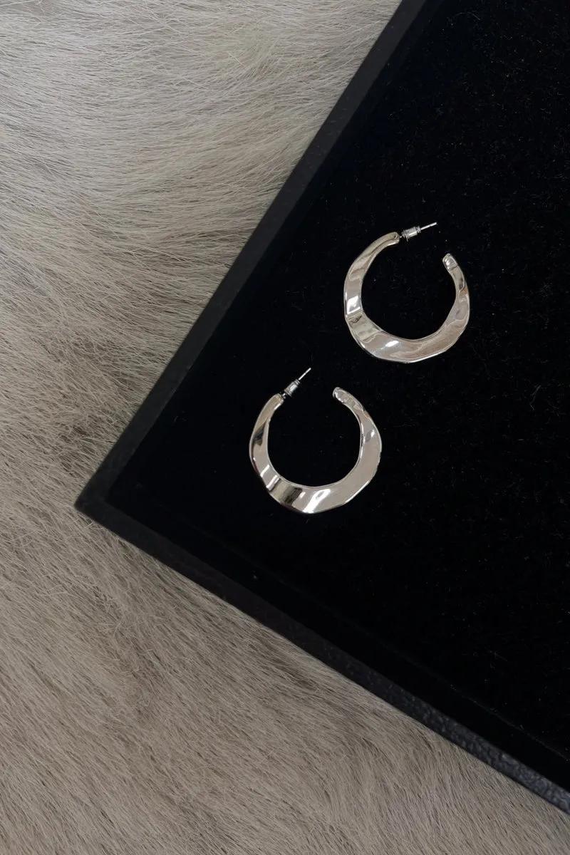 Cara Hammered Hoop Earrings small pack
