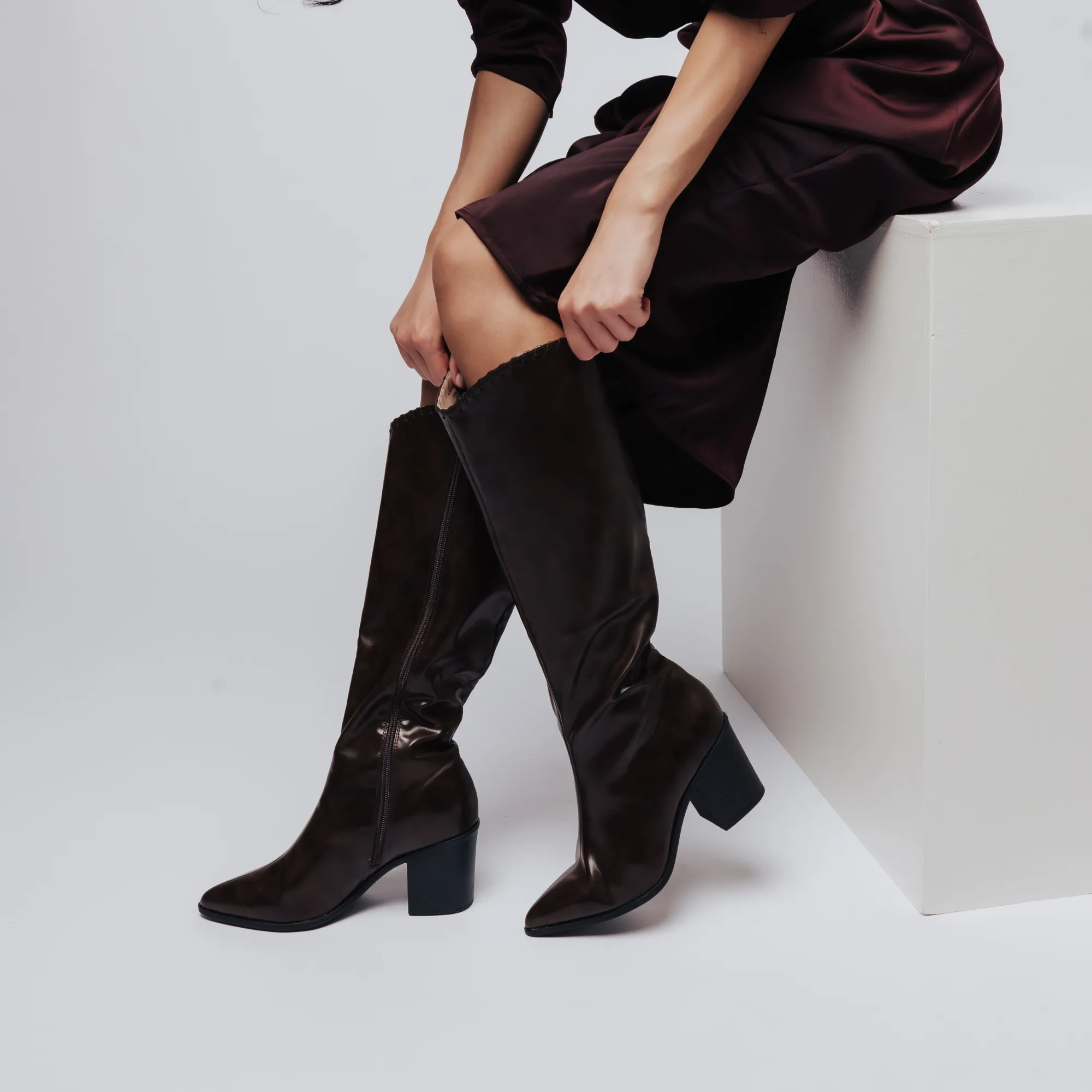 DARIA COWGIRL BOOTS IN FAUX LEATHER cold morning