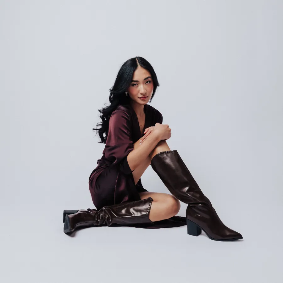 DARIA COWGIRL BOOTS IN FAUX LEATHER cold morning