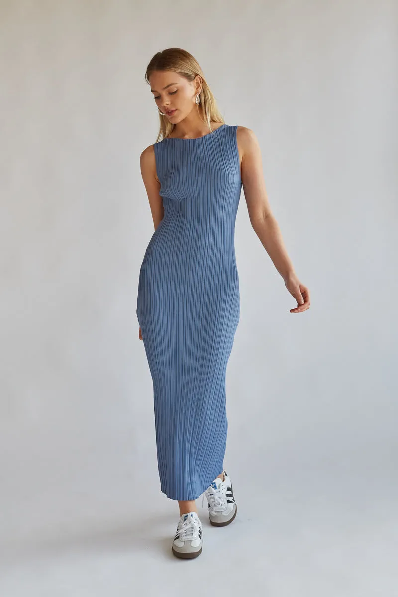 Dariann Sleeveless Ribbed Midi Dress short snap