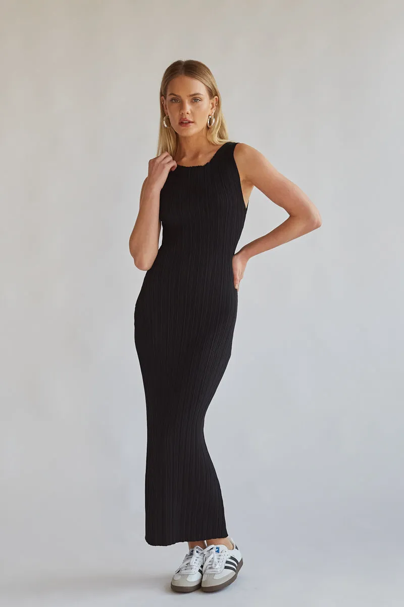 Dariann Sleeveless Ribbed Midi Dress short snap