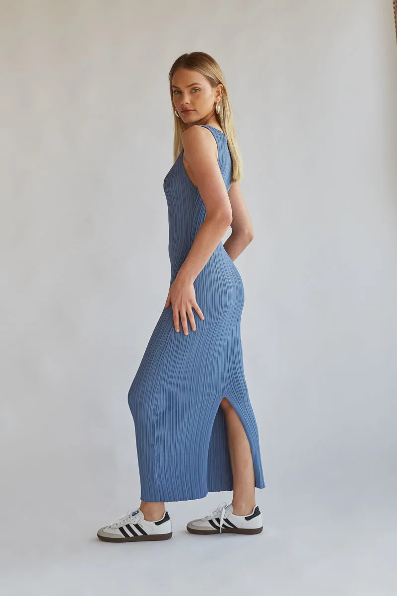 Dariann Sleeveless Ribbed Midi Dress short snap