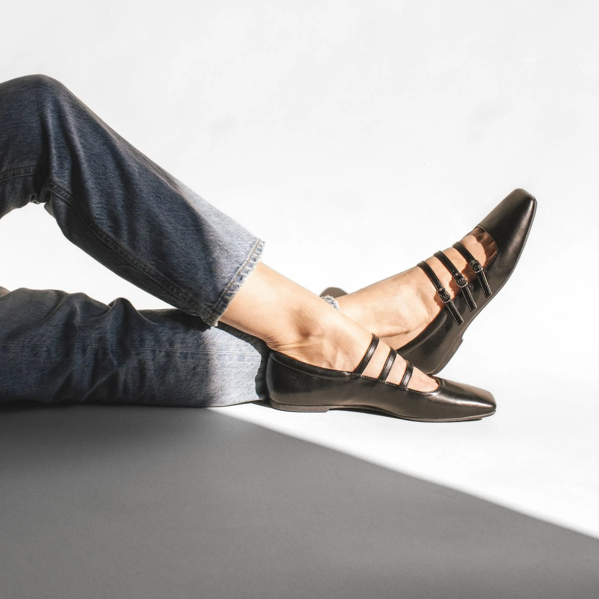 DARLIN BALLET FLATS IN STATEMENT stand long
