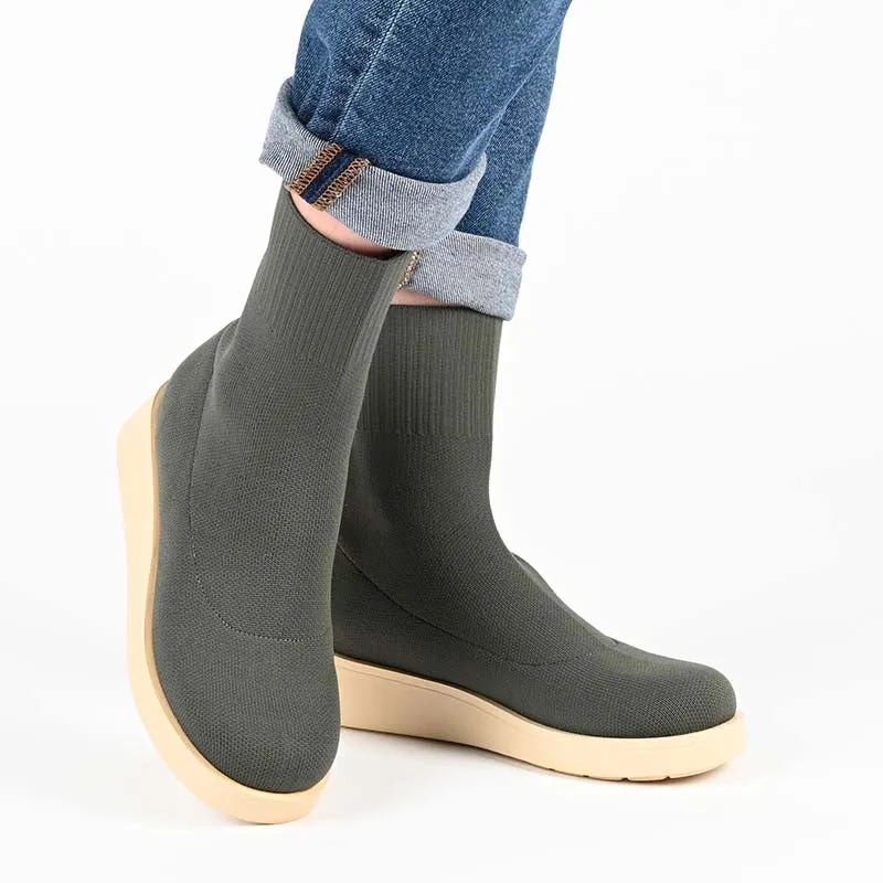 EBBY PLATFORM SOCK BOOT IN KNIT FABRIC stance look