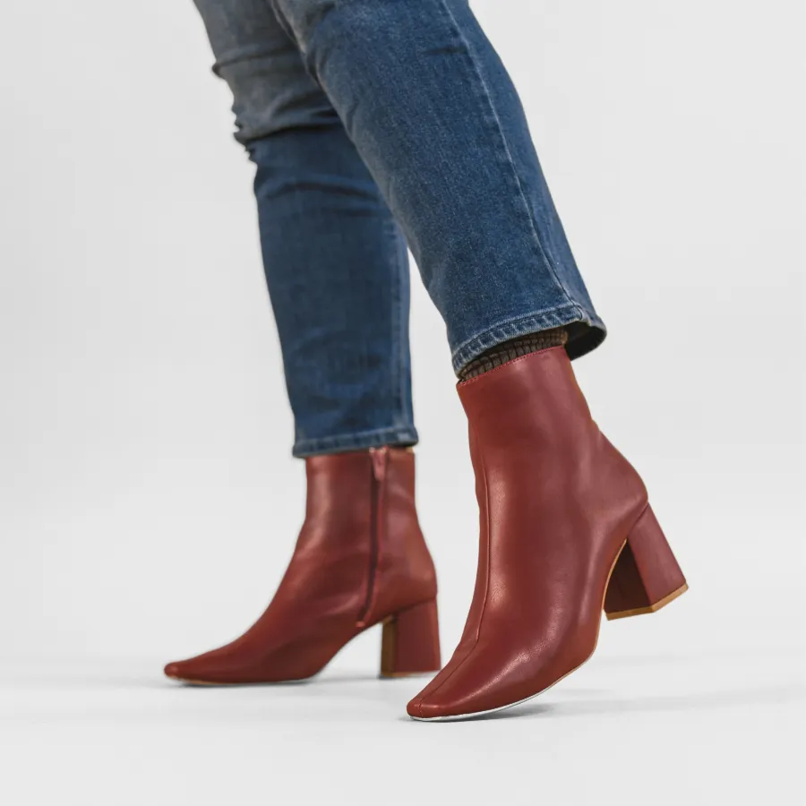 HAYLINN SQUARE TOE BOOTIES IN FAUX LEATHER cabin cozy