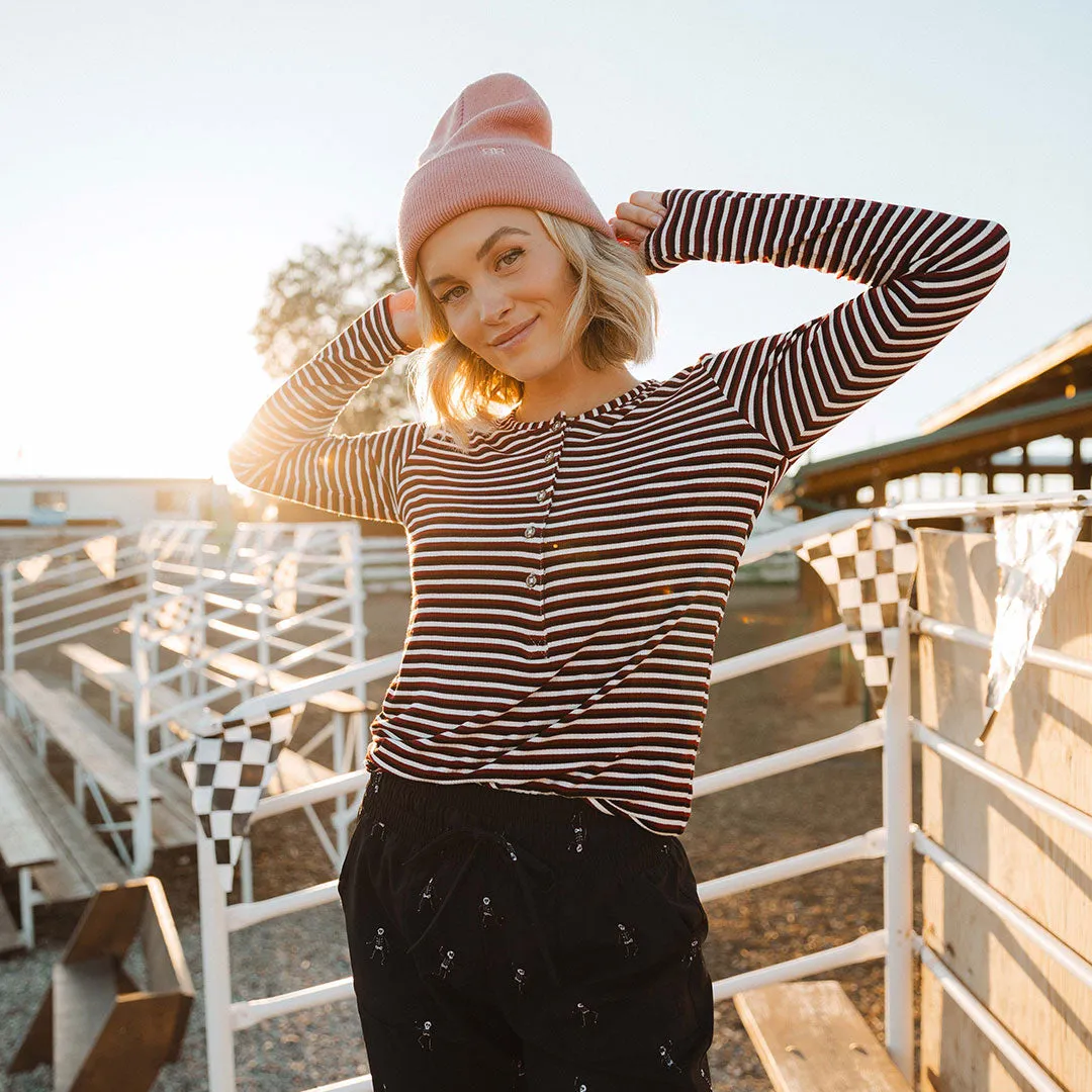 Henley, Burgundy Stripe retro scene