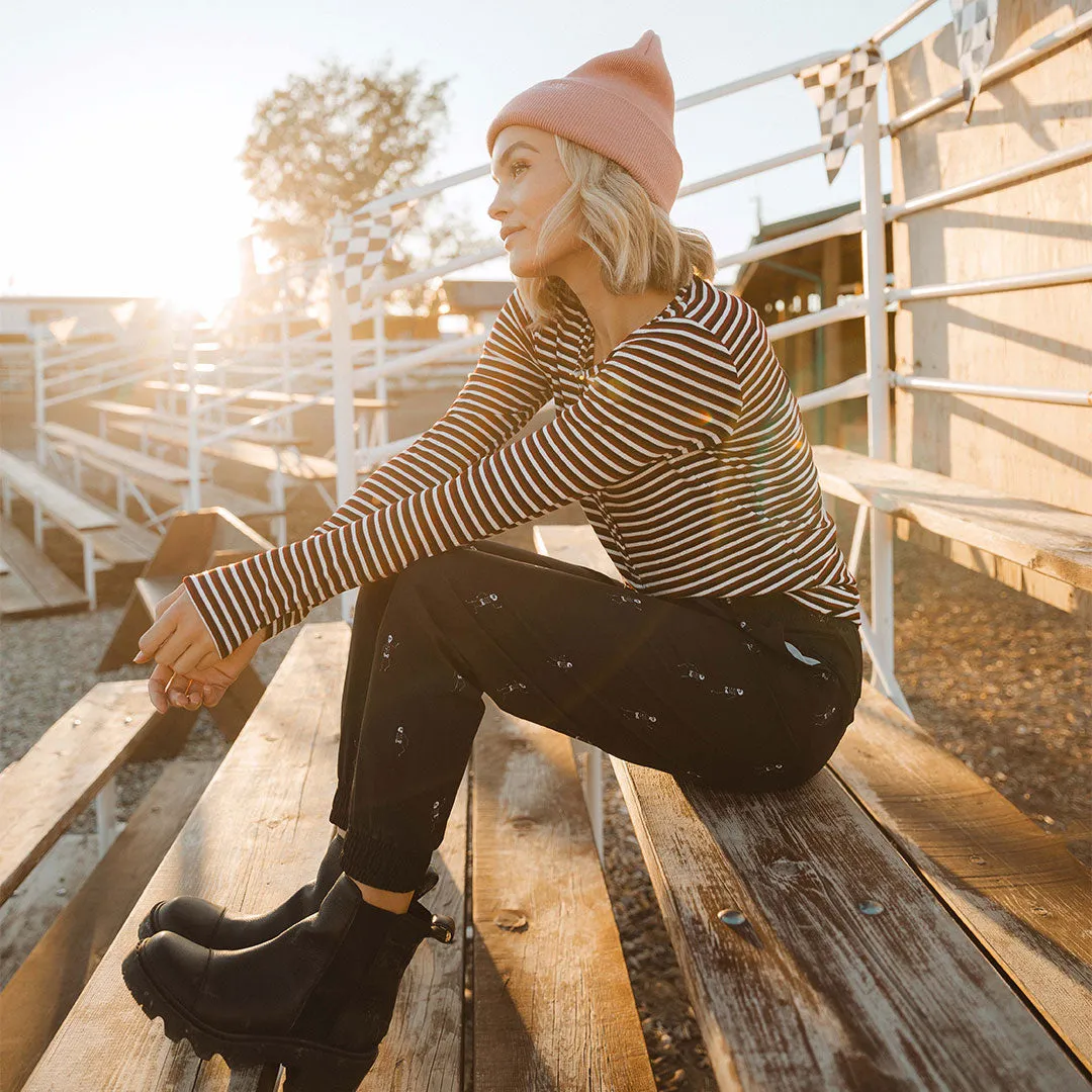 Henley, Burgundy Stripe retro scene