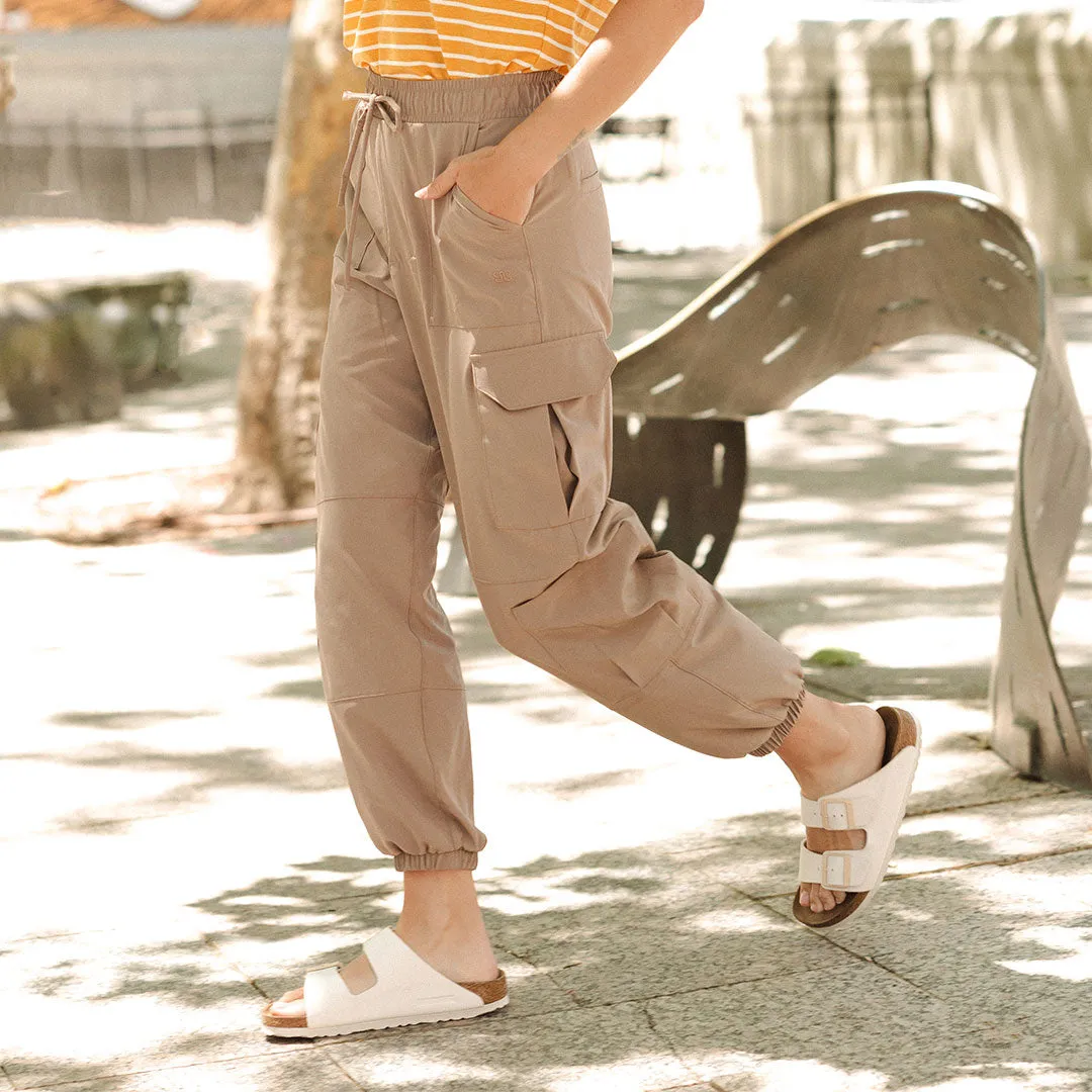 Jetsetter Cargo Joggers, Chestnut chill outfit