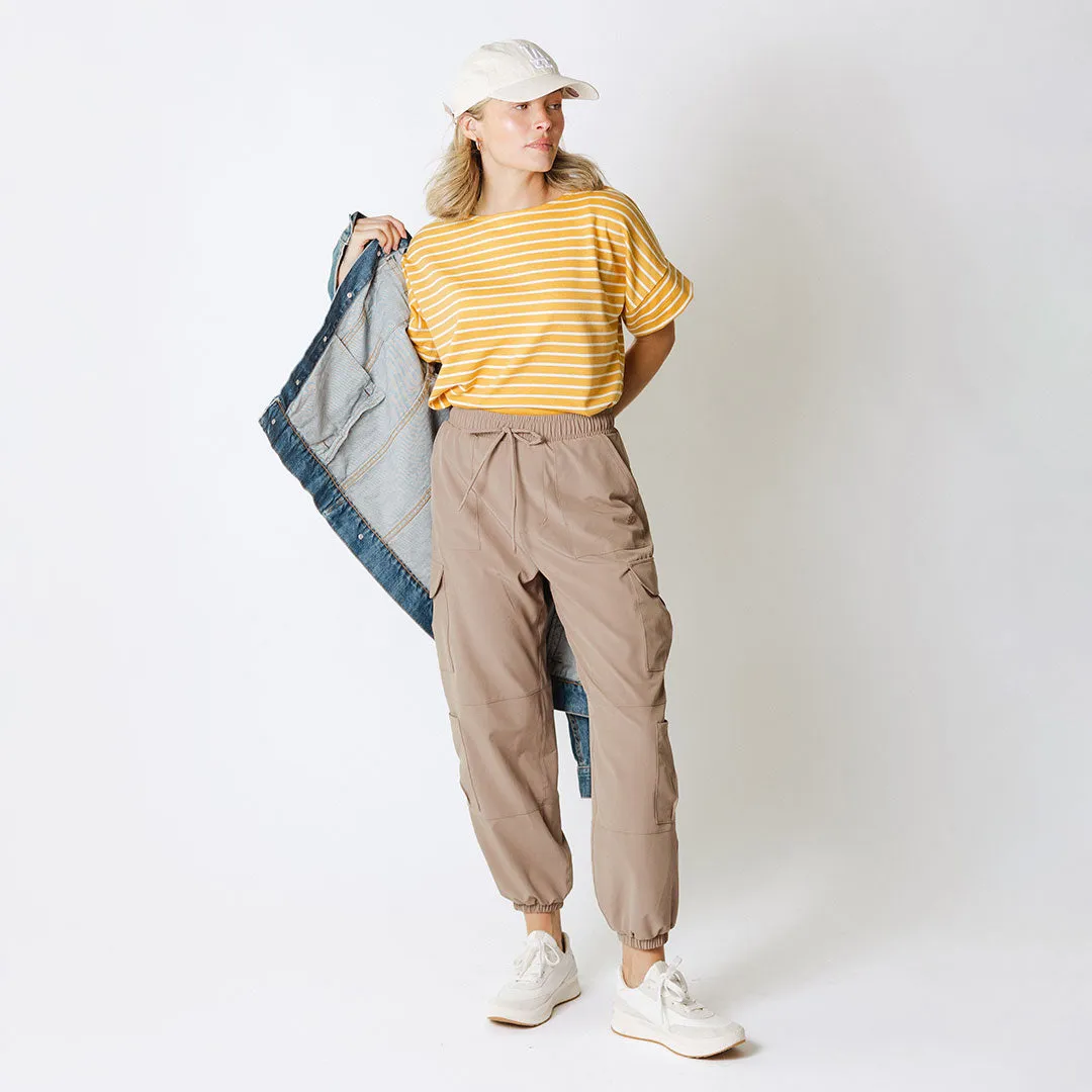 Jetsetter Cargo Joggers, Chestnut chill outfit