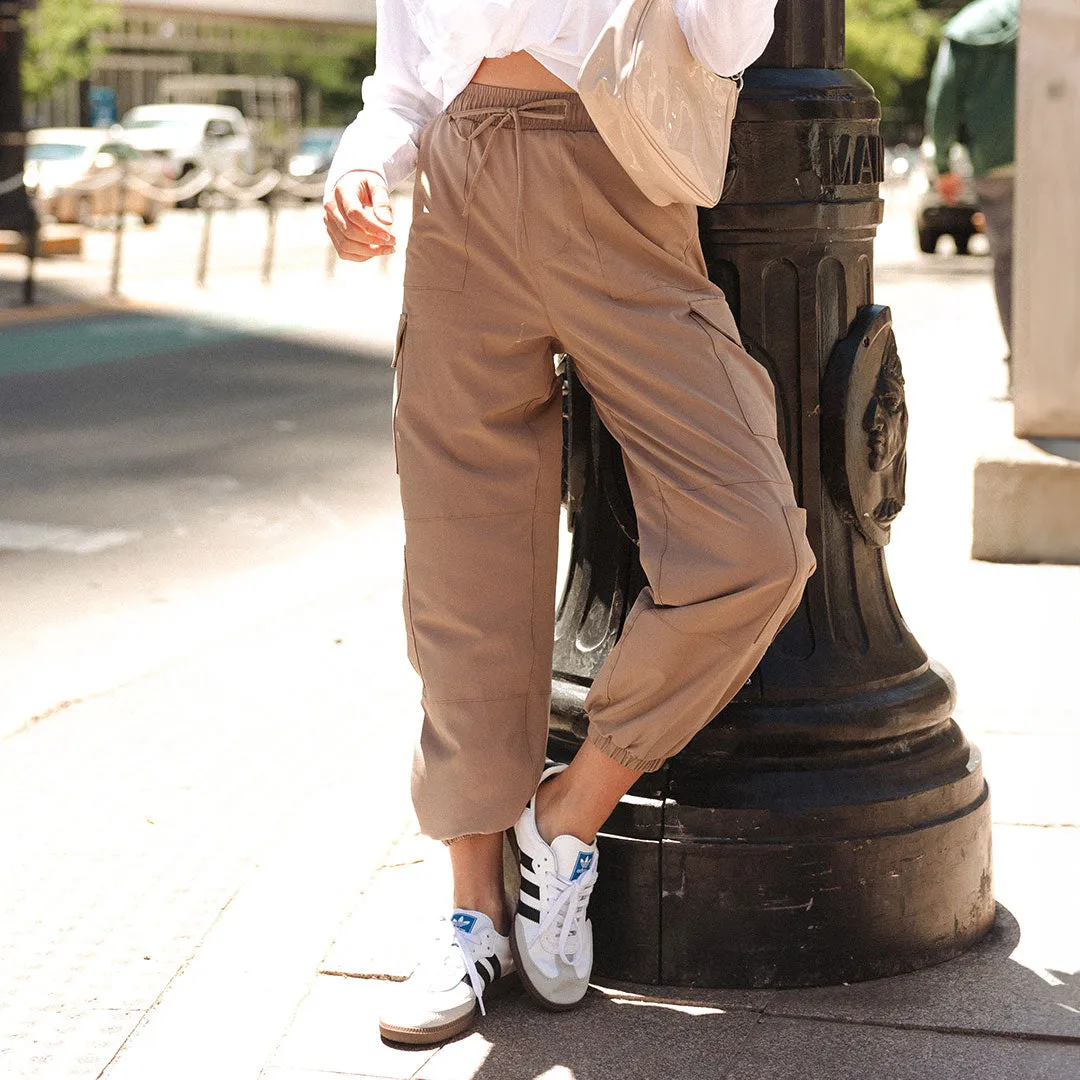 Jetsetter Cargo Joggers, Chestnut chill outfit
