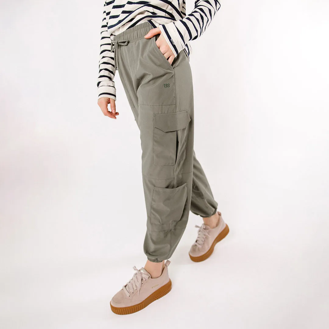 Jetsetter Cargo Joggers, Olive laid back
