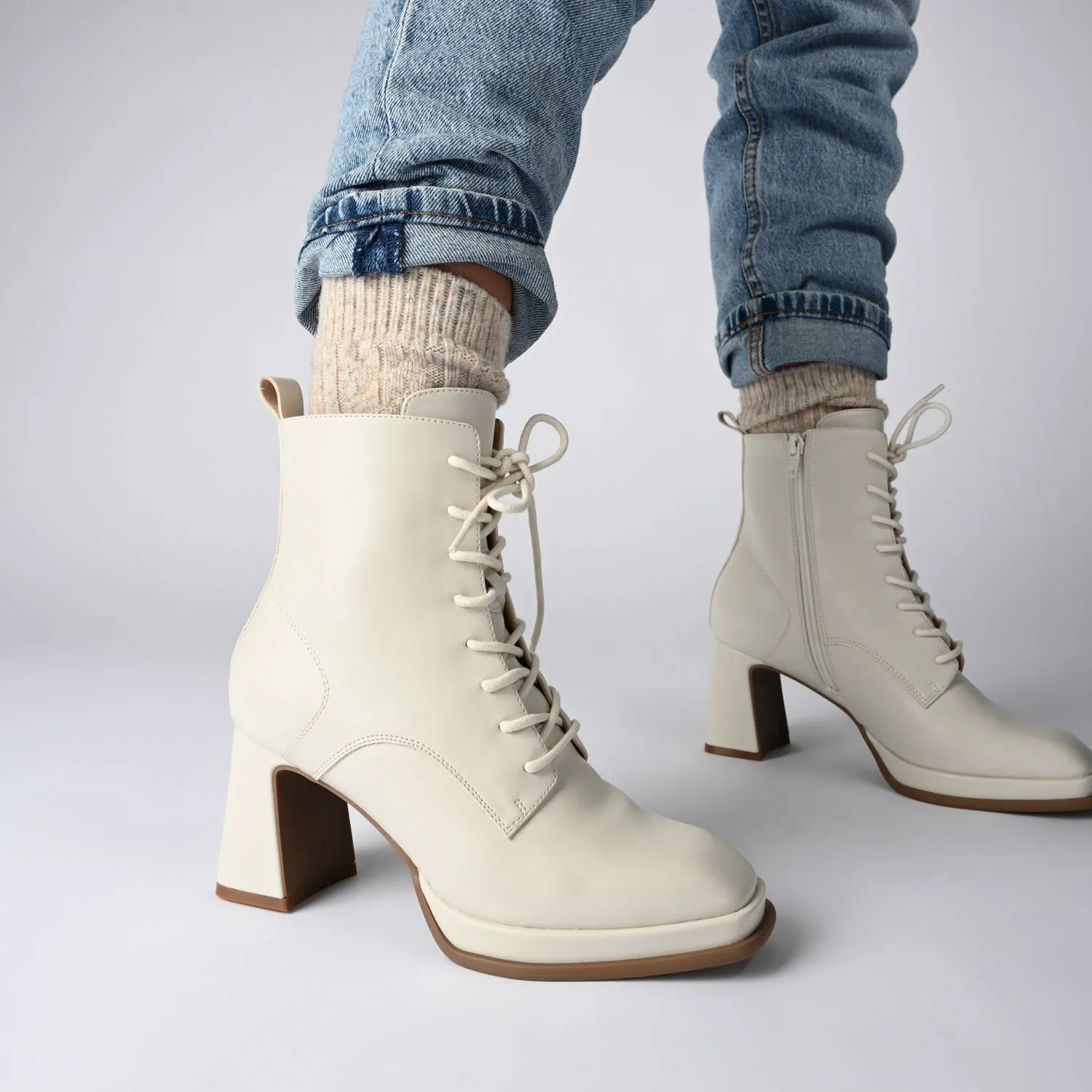 KALINDI LACE-UP BOOTIES IN FAUX LEATHER daily wear