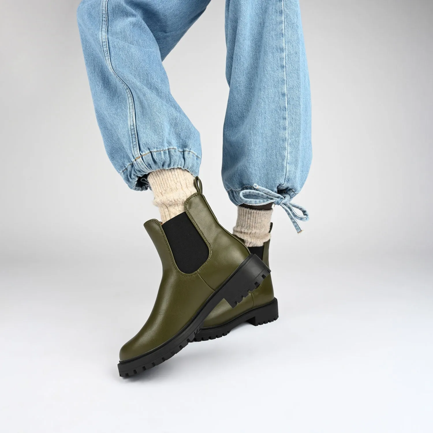 KENOVA CHELSEA BOOTIES IN FAUX LEATHER wind block