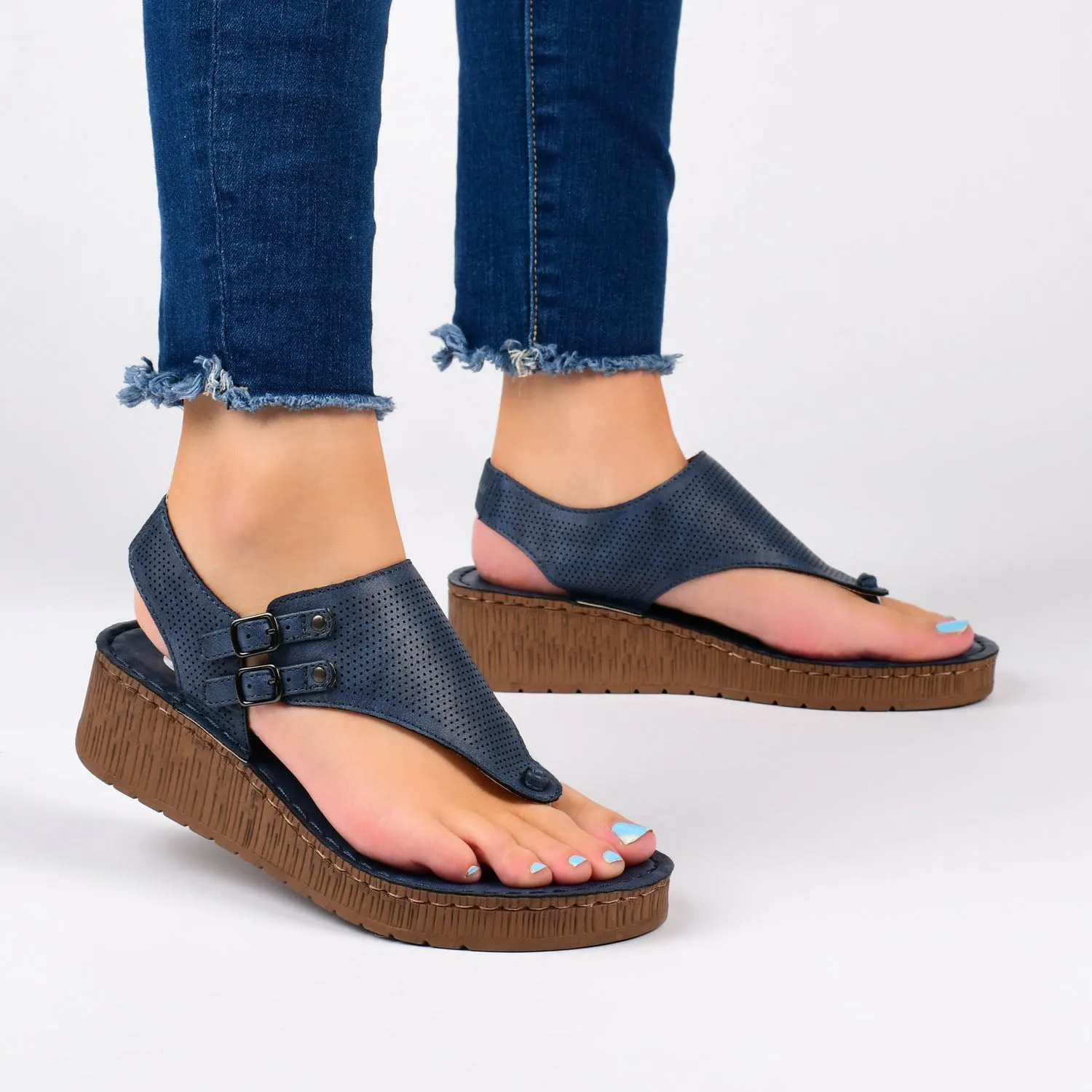 MCKELL WEDGE HEEL SANDALS IN FAUX LEATHER clean edge