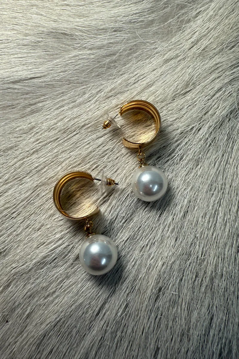 Sasha Drop Pearl Textured Studs soft tone