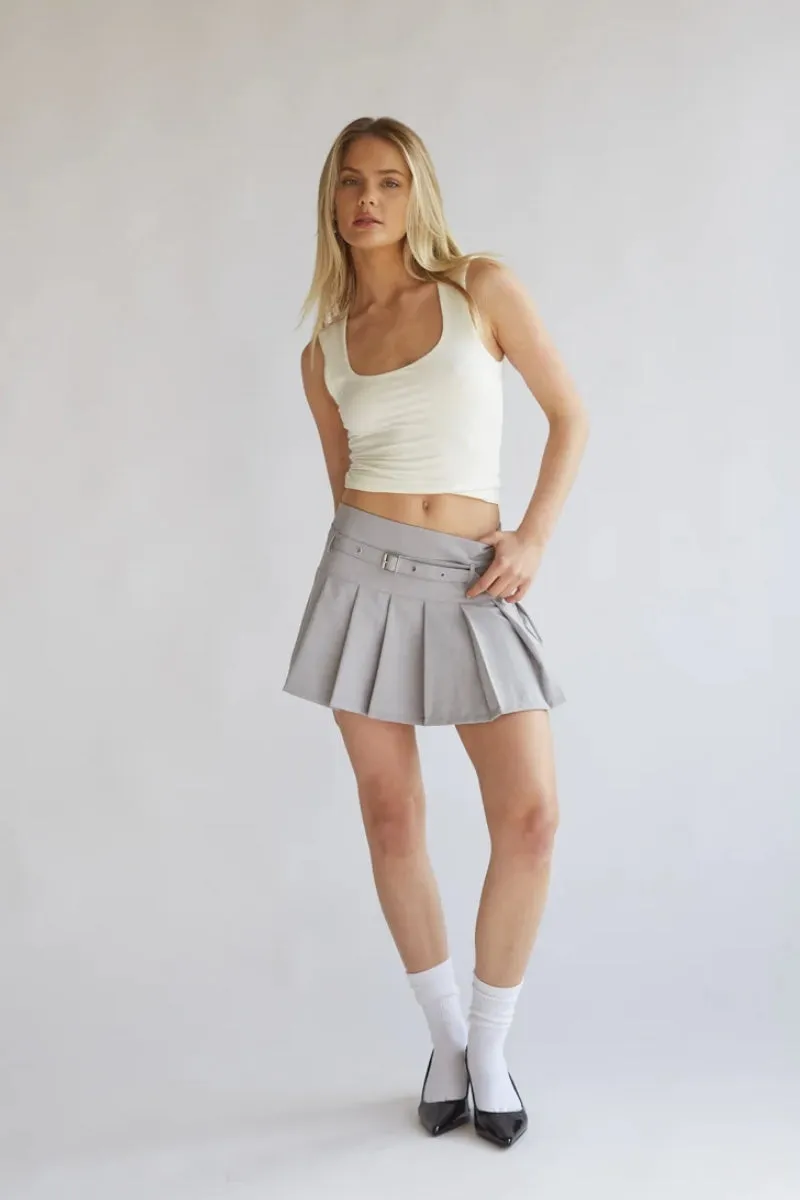 Sloan Woven Pleated Mini Skirt mid waist