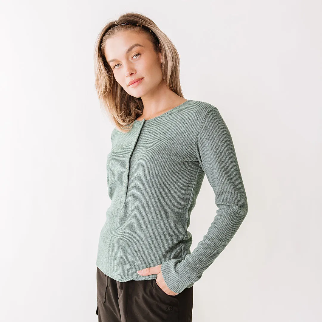 Sydney Henley, Dusty Green cabin style