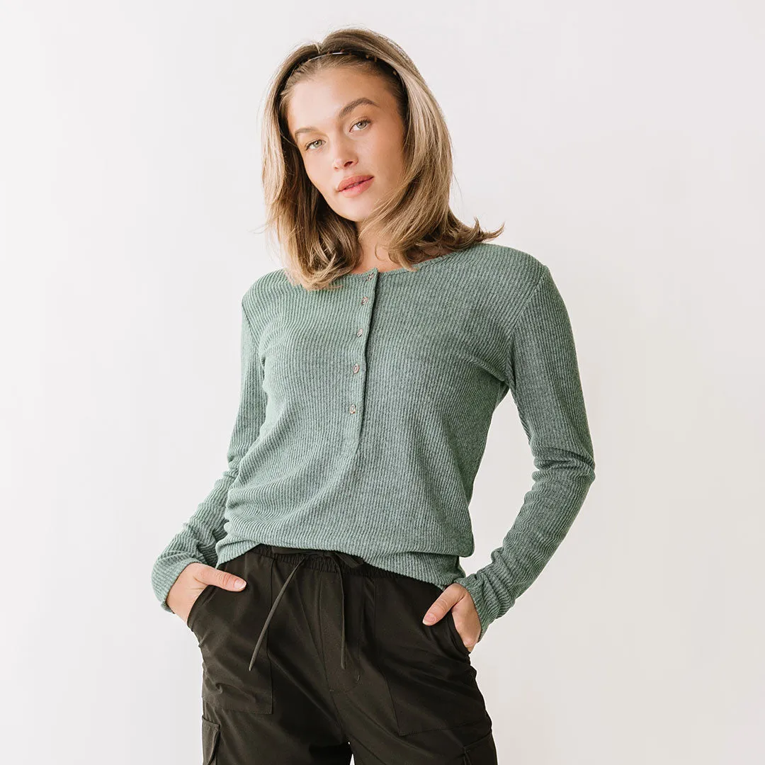 Sydney Henley, Dusty Green cabin style