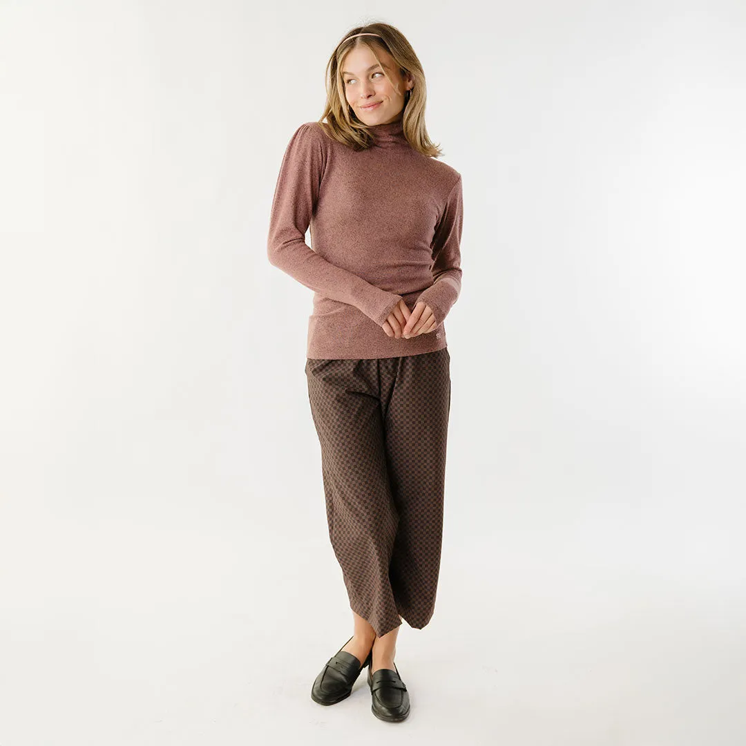 Tatum Turtleneck, Berry drop arm
