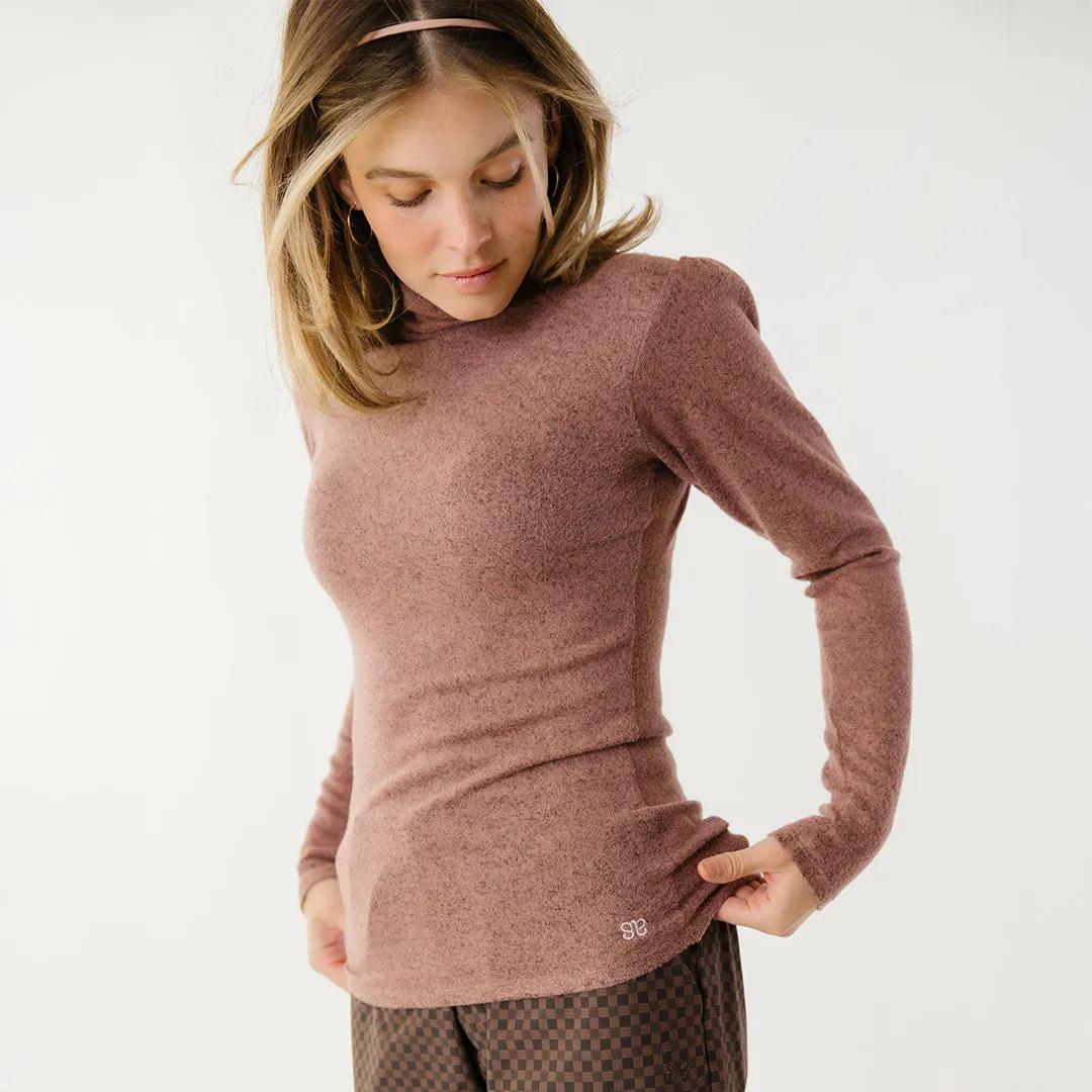 Tatum Turtleneck, Berry drop arm