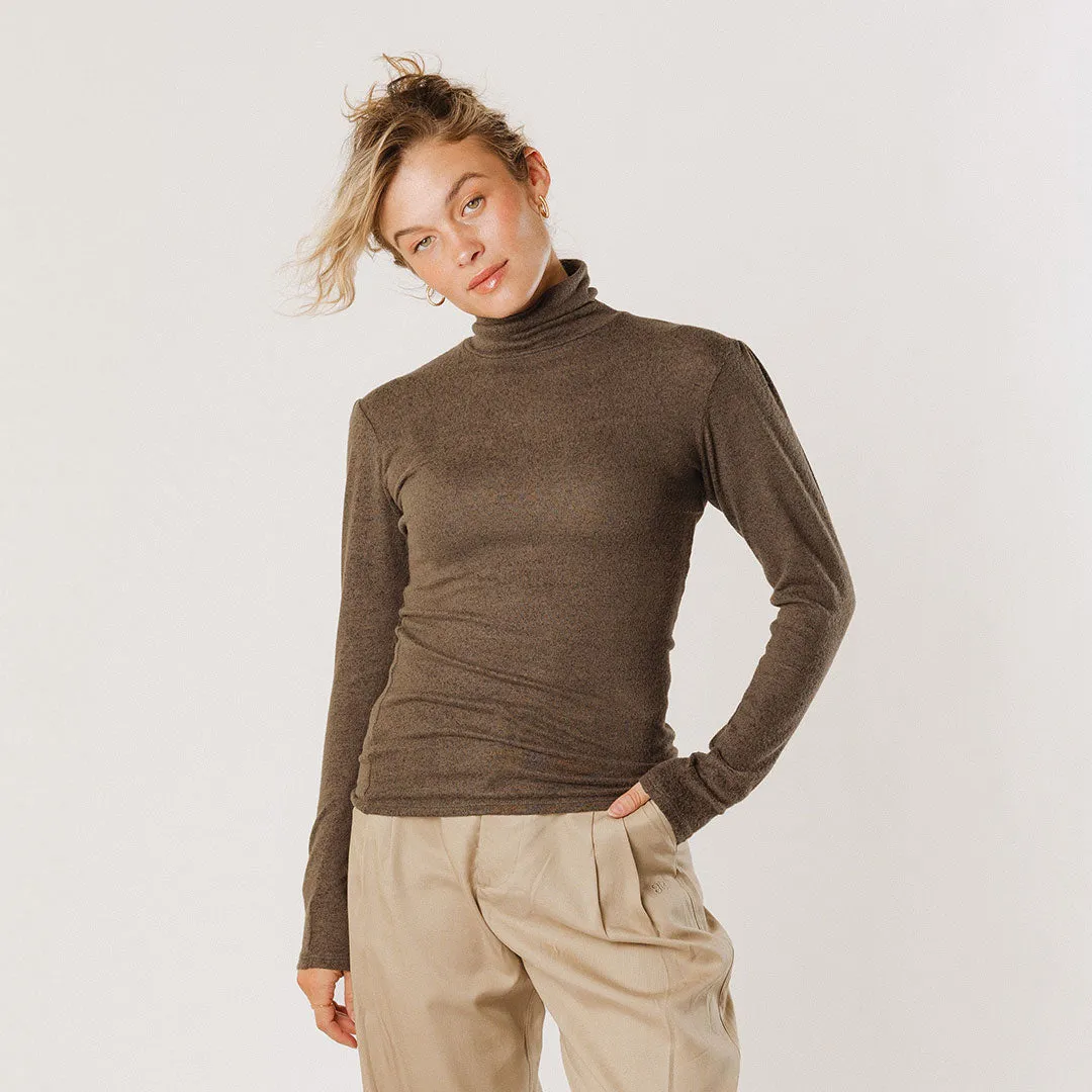 Tatum Turtleneck, Olive basic neat