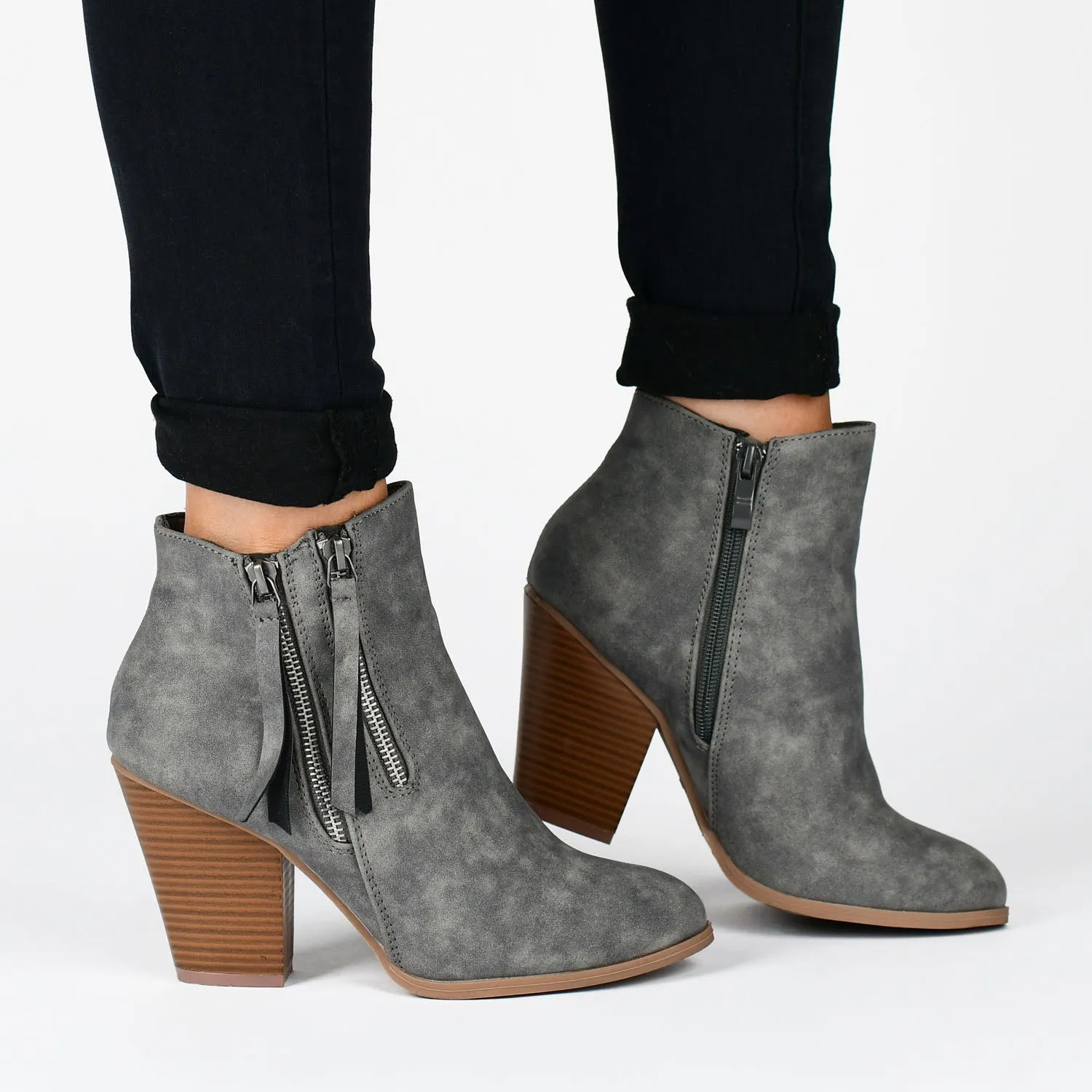 VALLY ZIP-UP BOOTIES IN FAUX LEATHER ride easy